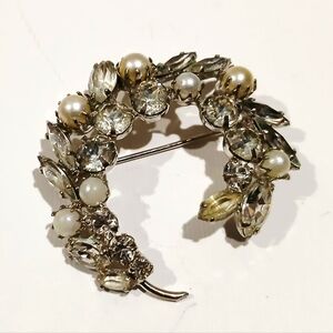 Vintage Crystal and Pearl Brooch
